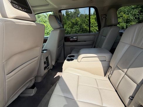 Used 2014 Lincoln Navigator 4WD image 22