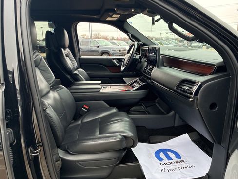 Used 2023 Lincoln Navigator Reserve image 21