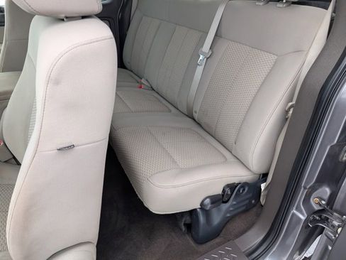 Used 2010 Ford F150 XLT image 16