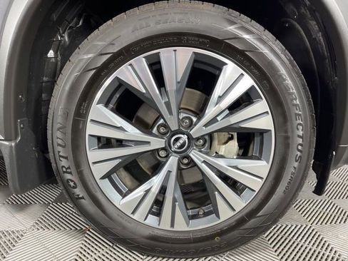 Used 2023 Nissan Rogue SV AWD/4WD image 16