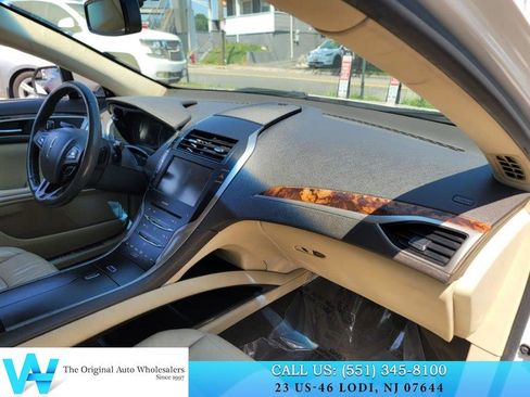 Used 2014 Lincoln MKZ FWD image 17