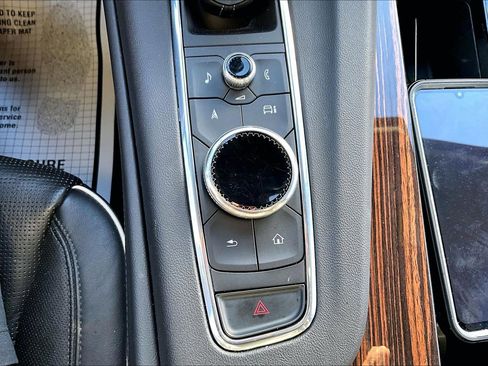 Used 2023 Cadillac Escalade ESV Premium Luxury image 28