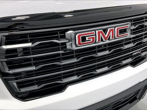 New 2026 GMC Acadia AT4 w/ LPO, Floor Liner Package image 35