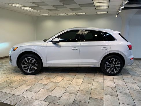 Used 2023 Audi Q5 2.0T Premium w/ Convenience Package AWD/4WD image 4