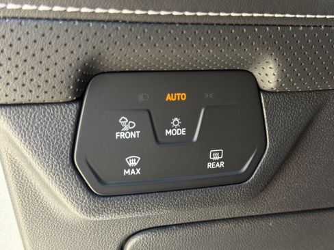 New 2026 Volkswagen Atlas Cross Sport SE FWD image 30