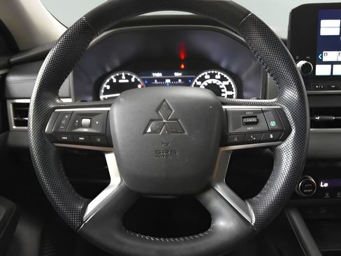 Used 2024 Mitsubishi Outlander SE FWD image 18