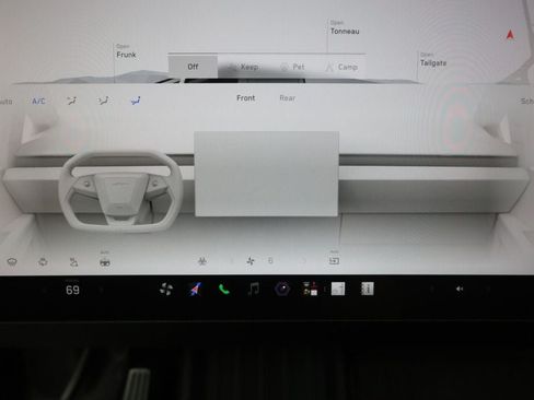 Used 2025 Tesla Cybertruck AWD Crew Cab image 19
