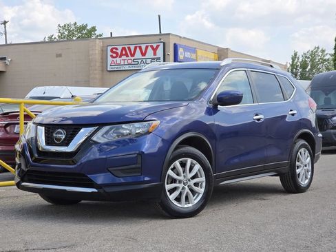 Used 2020 Nissan Rogue SV FWD image 2