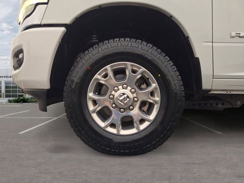 Used 2024 RAM 2500 Laramie AWD/4WD image 10