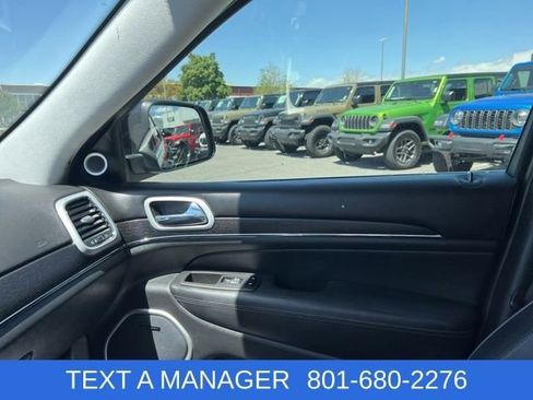 Used 2021 Jeep Grand Cherokee Summit w/ Platinum Series Group AWD/4WD image 24