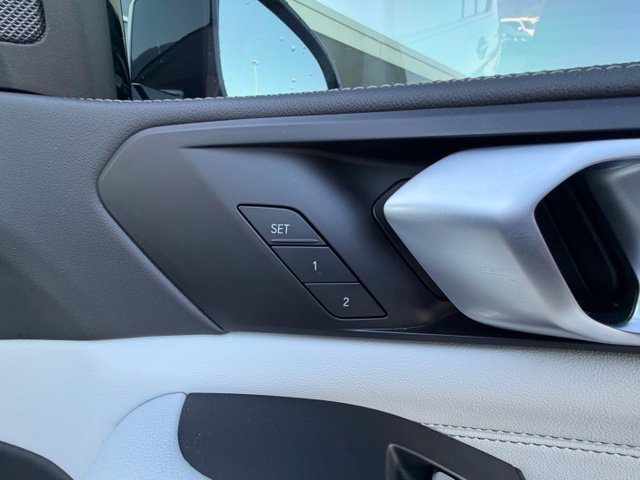 Used 2025 BMW X7 xDrive40i w/ M Sport Package AWD/4WD image 40