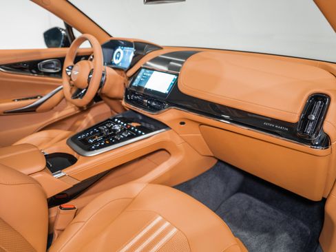 New 2026 Aston Martin DBX 707 image 21