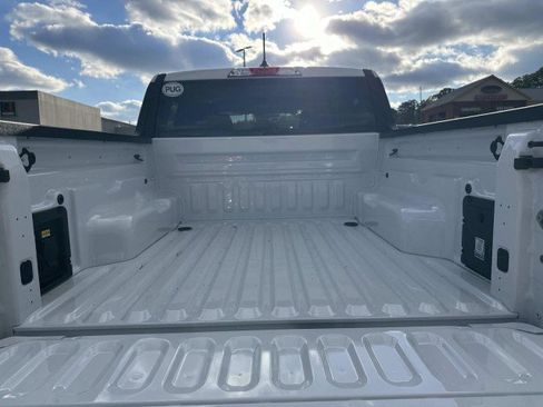 New 2025 Ford Maverick XLT w/ XLT Luxury Package image 18