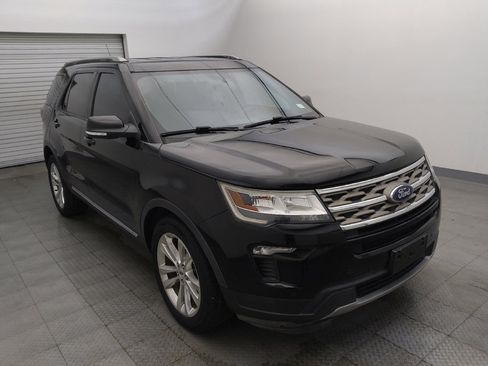 Used 2018 Ford Explorer XLT w/ Equipment Group 202A FWD image 13