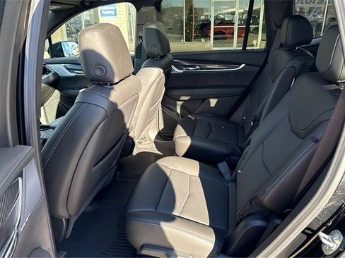 Used 2024 Cadillac XT6 Sport image 10