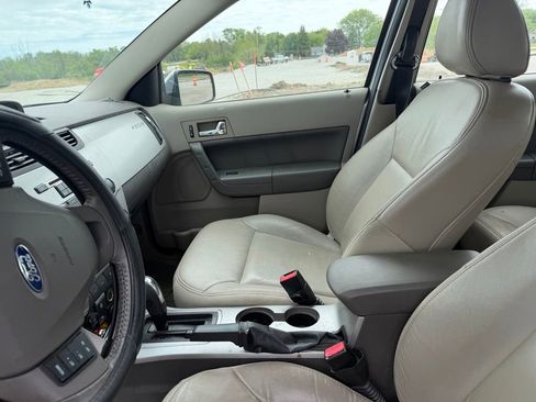 Used 2010 Ford Focus SEL FWD image 7