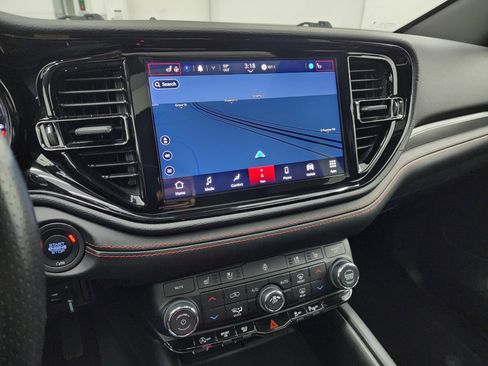 Used 2024 Dodge Durango GT image 12