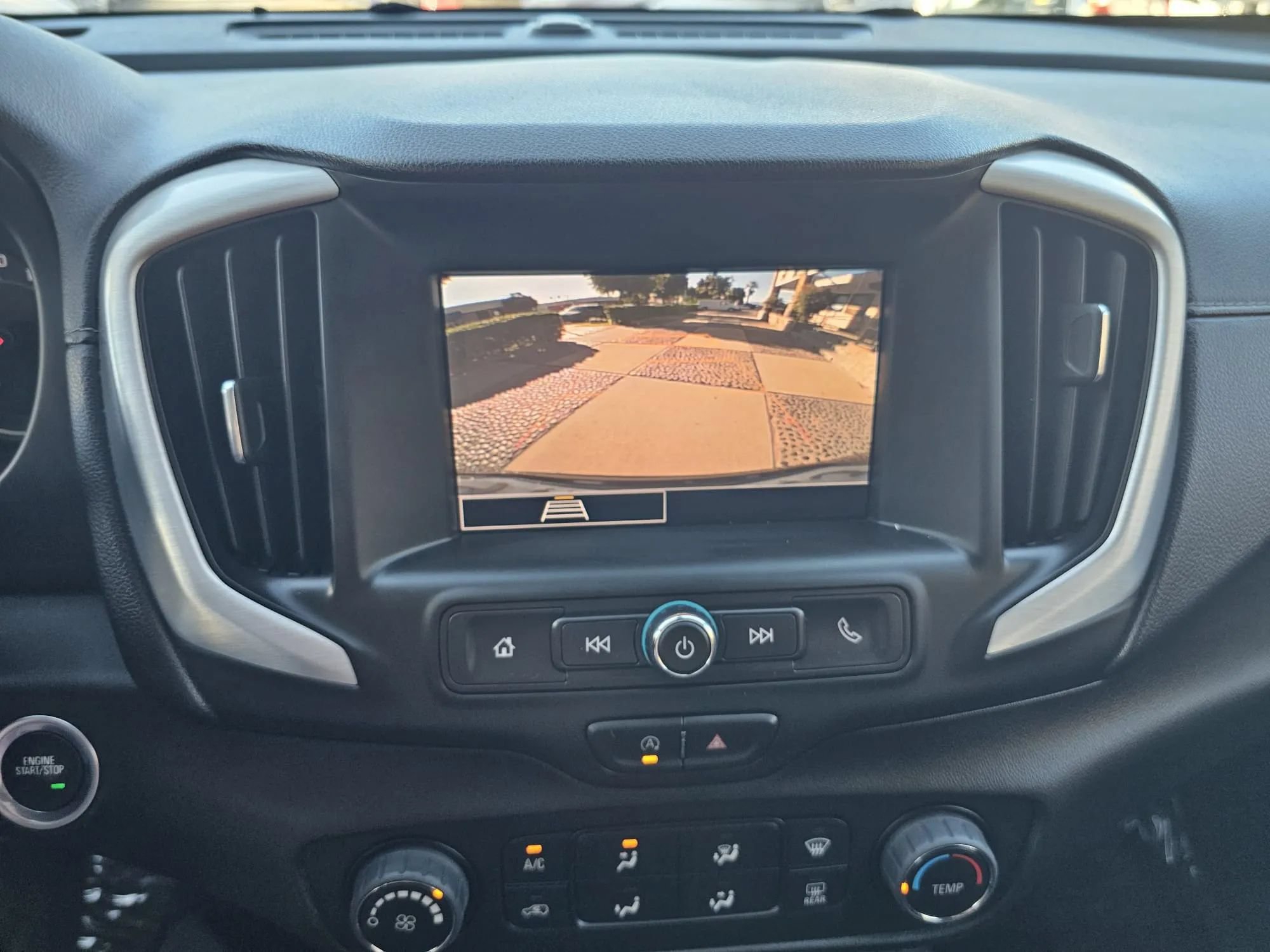 Used 2024 GMC Terrain SLE FWD image 35