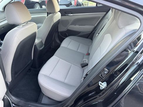 Used 2019 Hyundai Elantra Sedan FWD image 9