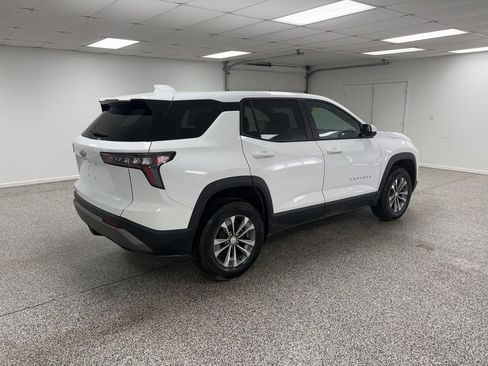 New 2026 Chevrolet Equinox LT w/ Convenience Package II AWD/4WD image 8