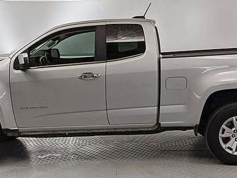 Used 2022 Chevrolet Colorado LT w/ Fleet Safety Package image 5