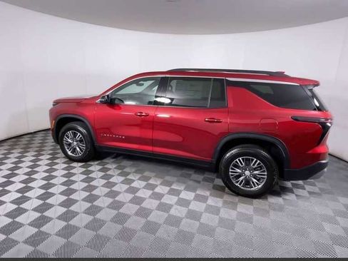 New 2026 Chevrolet Traverse LT w/ Driver Confidence Package AWD/4WD image 10