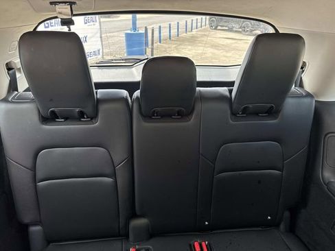 Used 2023 Nissan Pathfinder SL w/ Lighting Package (N92) FWD image 16