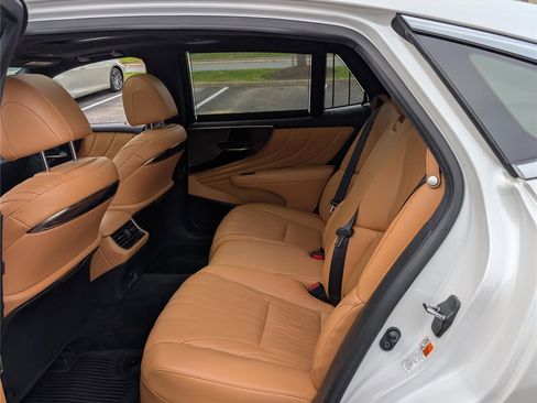 Used 2022 Lexus LS 500 AWD w/ Luxury Package image 15