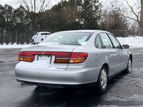 Used 2002 Saturn L-Series L200 image 3
