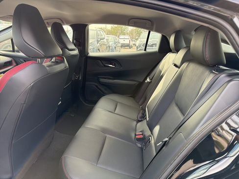 Used 2025 Toyota Prius Plug-In Hybrid image 9