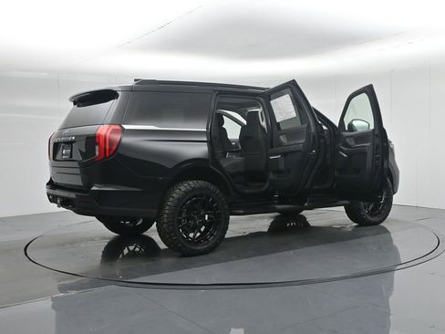 New 2025 Ford Expedition Active image 5