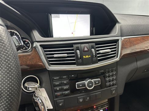 Used 2013 Mercedes-Benz E 350 4MATIC Sedan image 22