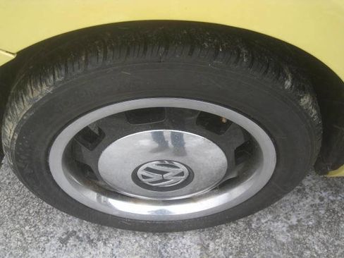 Used 2013 Volkswagen Beetle 2.5 image 24