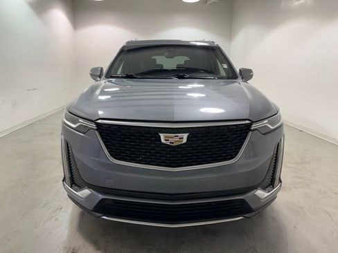 Used 2020 Cadillac XT6 Premium Luxury w/ LPO, Floor Liner Package FWD image 2