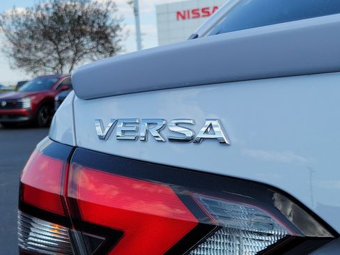 Certified 2025 Nissan Versa SR w/ Trunk Package image 6