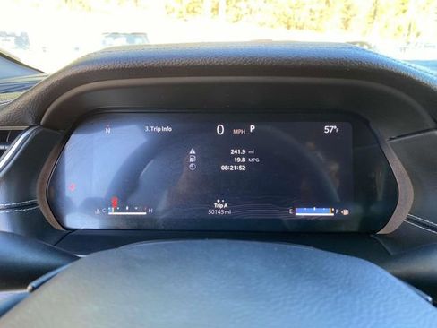 Used 2023 Jeep Grand Cherokee Limited image 28