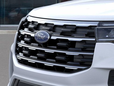 New 2025 Ford Explorer Active image 18