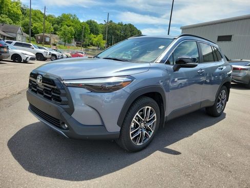 Used 2026 Toyota Corolla Cross XLE FWD image 21