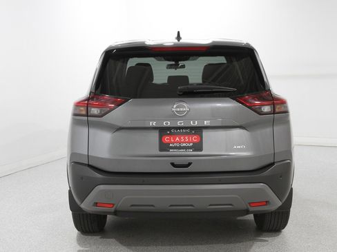Used 2023 Nissan Rogue S image 19