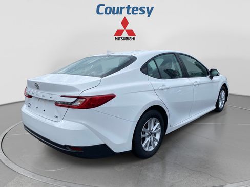 Used 2025 Toyota Camry LE FWD image 5