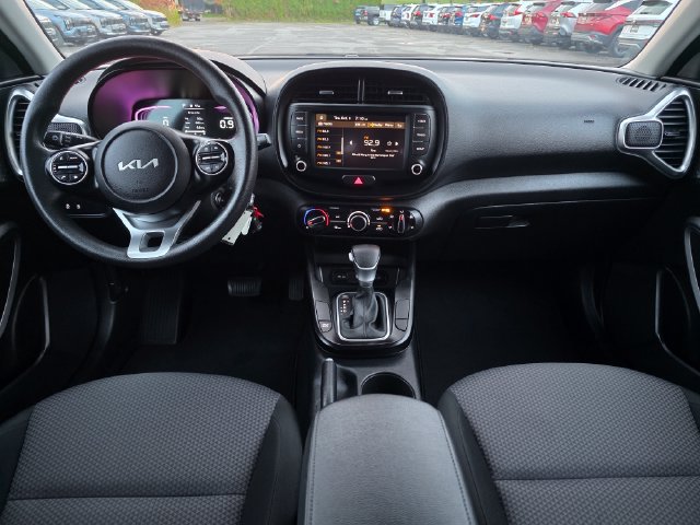 Certified 2025 Kia Soul LX w/ LX Technology Package FWD image 21