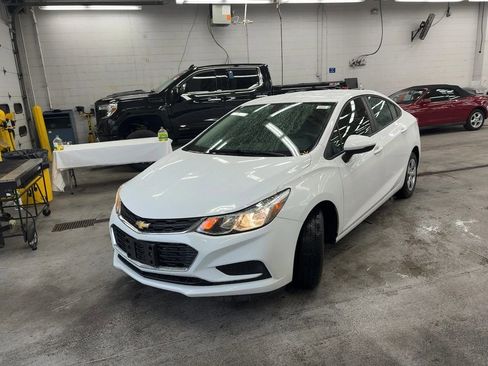 Used 2018 Chevrolet Cruze LS FWD image 6