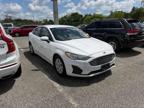 Used 2019 Ford Fusion S FWD image 2