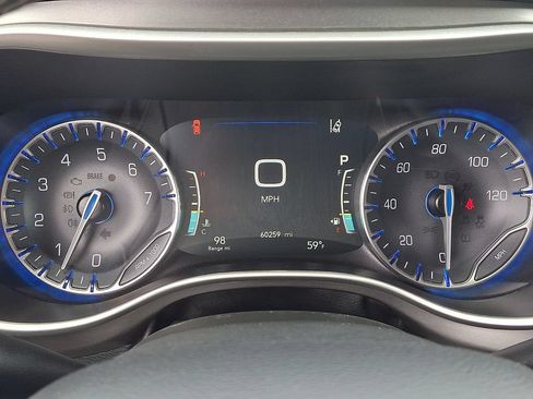 Used 2023 Chrysler Pacifica Touring-L FWD image 26
