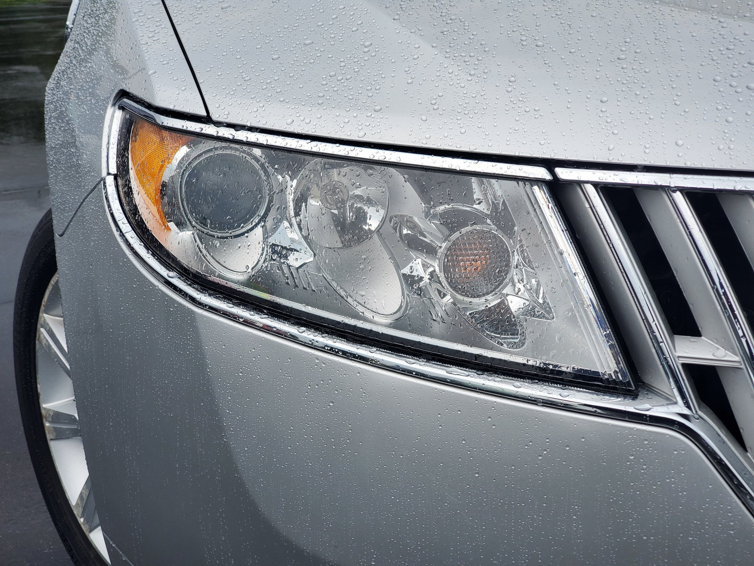 Used 2011 Lincoln MKZ FWD image 6