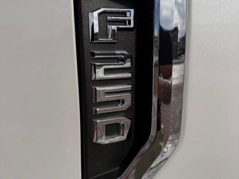 Used 2019 Ford F250 King Ranch w/ King Ranch Ultimate Package AWD/4WD image 17