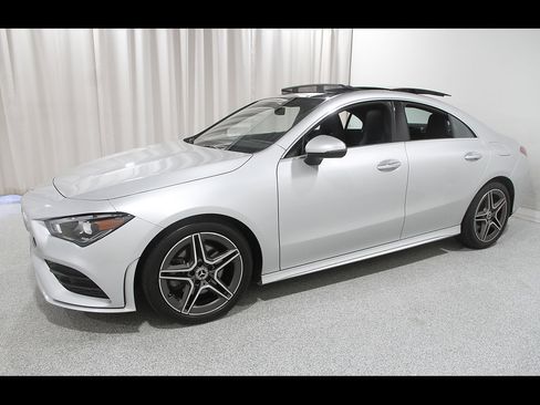 Used 2023 Mercedes-Benz CLA 250 4MATIC image 3