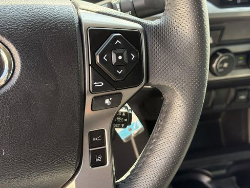 Used 2021 Toyota Tacoma SR5 RWD image 33