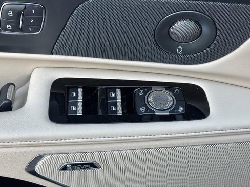 Used 2024 Lincoln Nautilus Reserve w/ Equipment Group 202A image 16