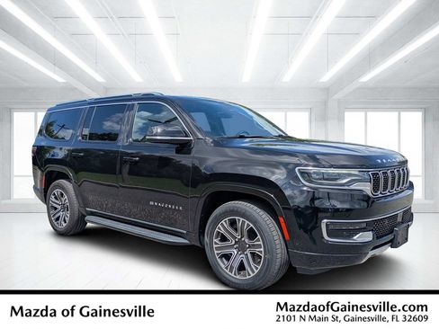 Used 2024 Jeep Wagoneer Series II w/ Flexible Seating Group AWD/4WD image 1